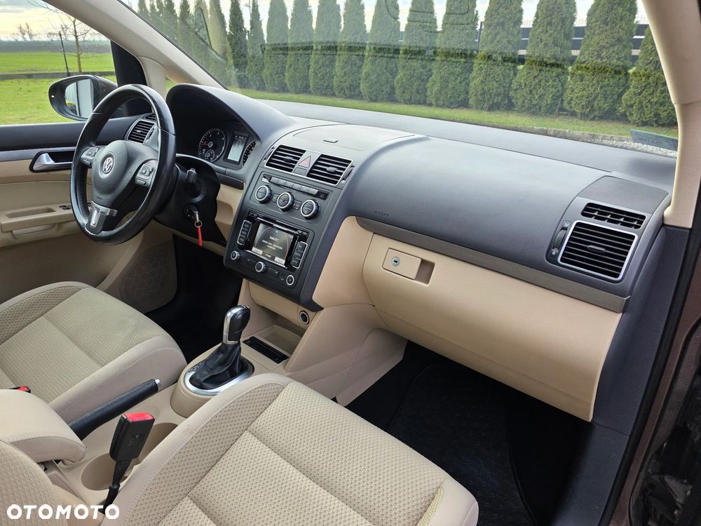 Volkswagen Touran 1.6 TDI DPF Highline DSG - 16