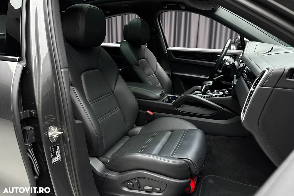 Porsche Cayenne Coupe E-Hybrid Tiptronic S Platinum Edition - 22