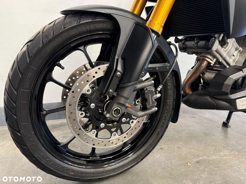 Suzuki V-STROM - 10