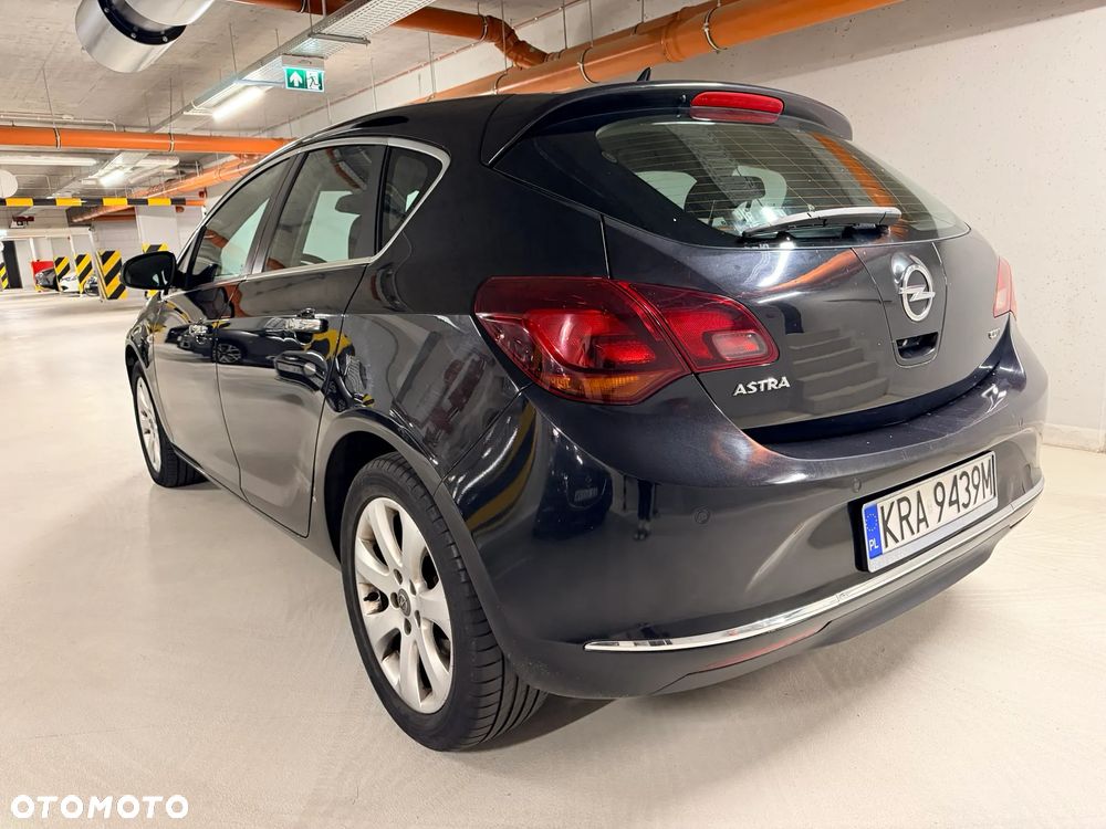 Opel Astra 2013 photo 4