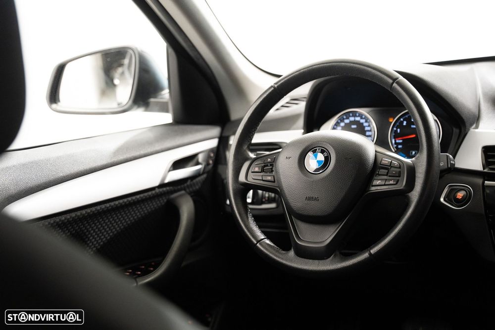 BMW X1 25 e xDrive Corporate Edition - 17