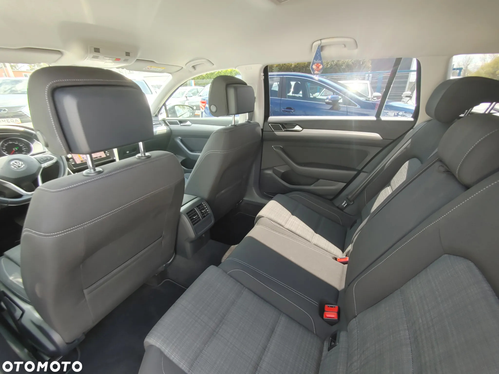 Volkswagen Passat 2.0 TDI Business DSG - 7