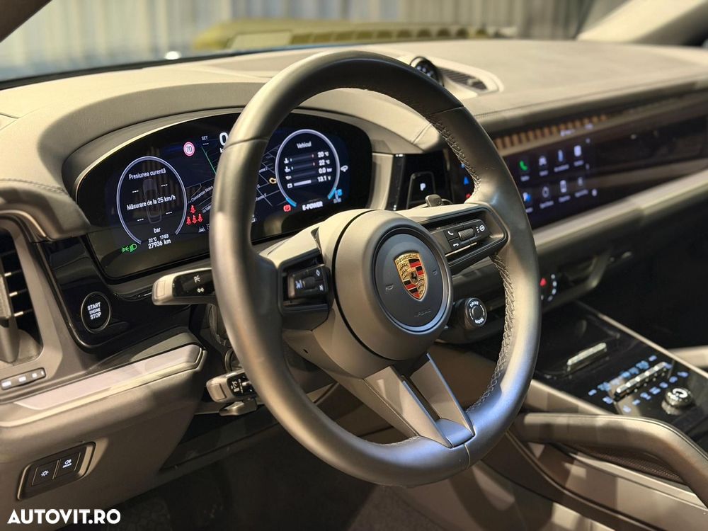 Porsche Cayenne Coupe E-Hybrid Black Edition - 28