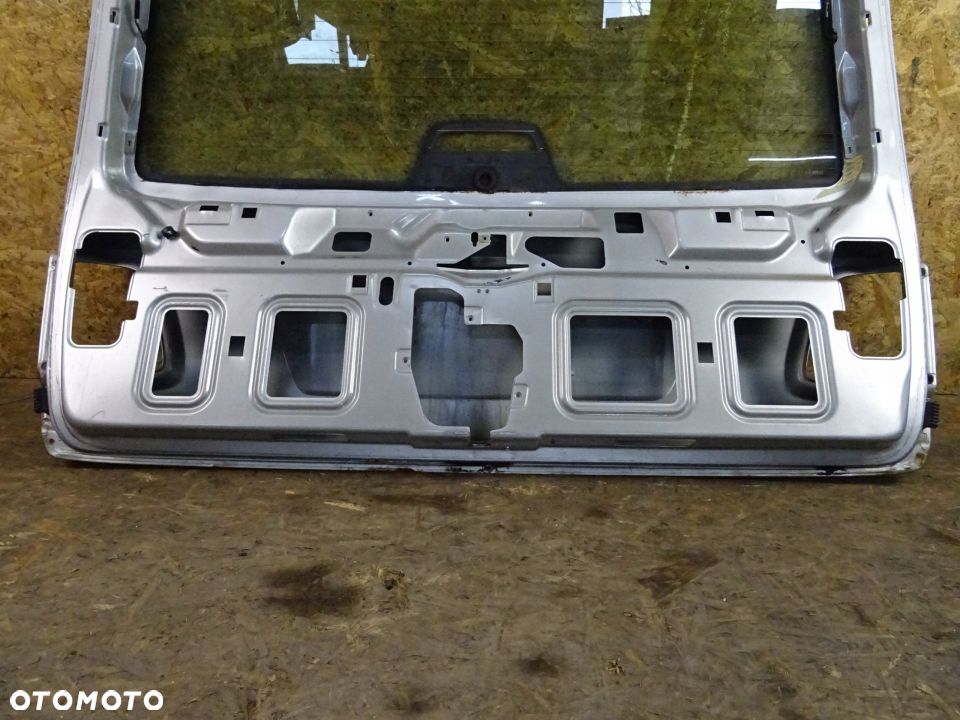 SZYBA KLAPY BAGAŻNIKA MERCEDES W210 KOMBI 4.3 - 7