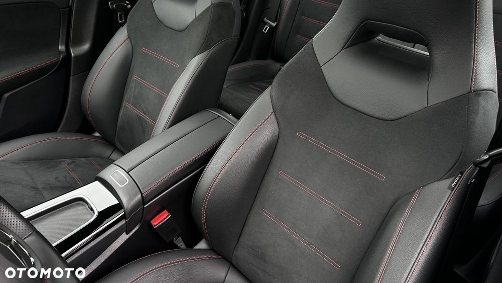 Mercedes-Benz Klasa A 220 4-Matic AMG Line 8G-DCT - 12