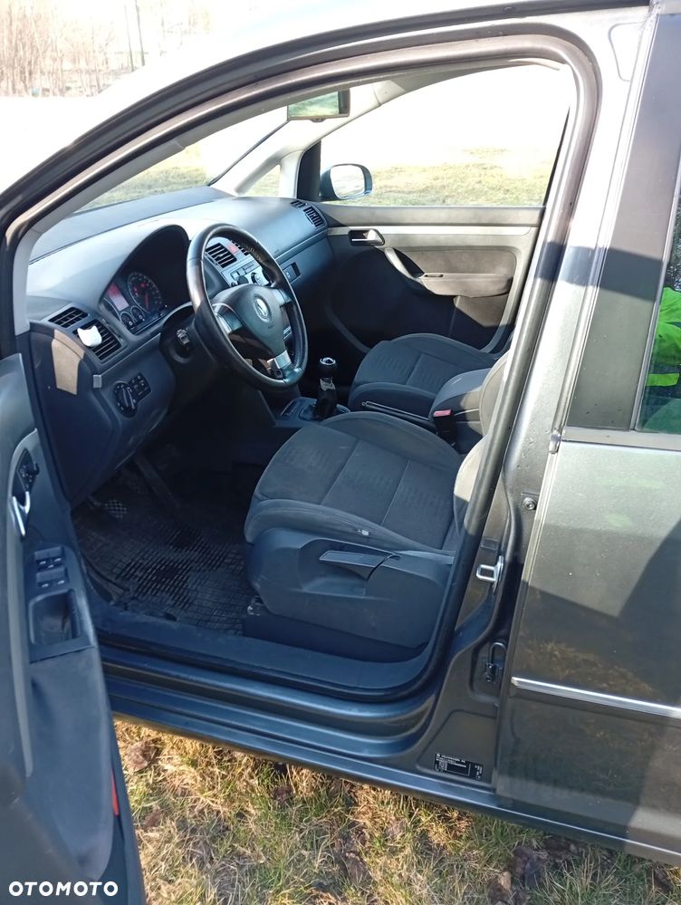 Volkswagen Touran 2.0 TDI Highline - 11