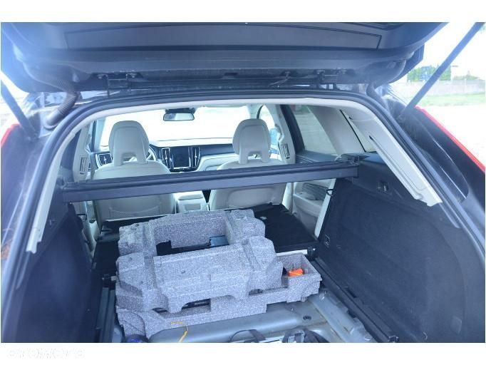 Volvo XC 60 D4 AWD Momentum - 16