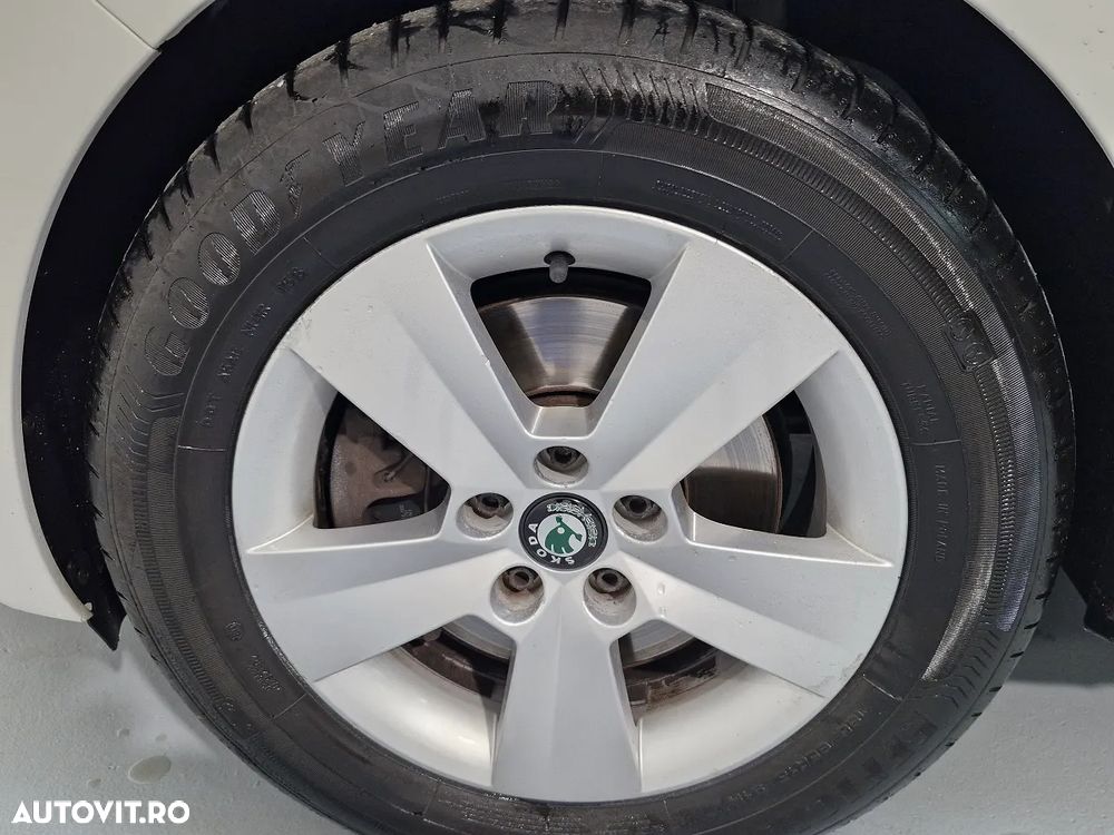 Skoda RAPID 1.2 TSI Ambition - 4