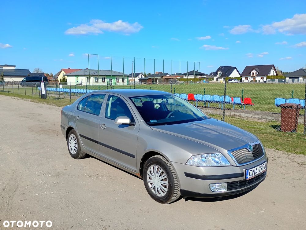 Skoda Octavia 1.6 Ambiente - 8