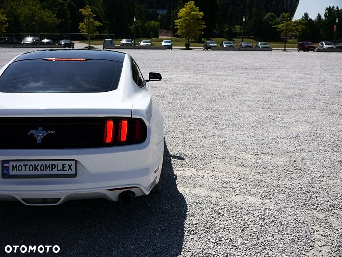 Ford Mustang 3.7 V6 Premium - 10
