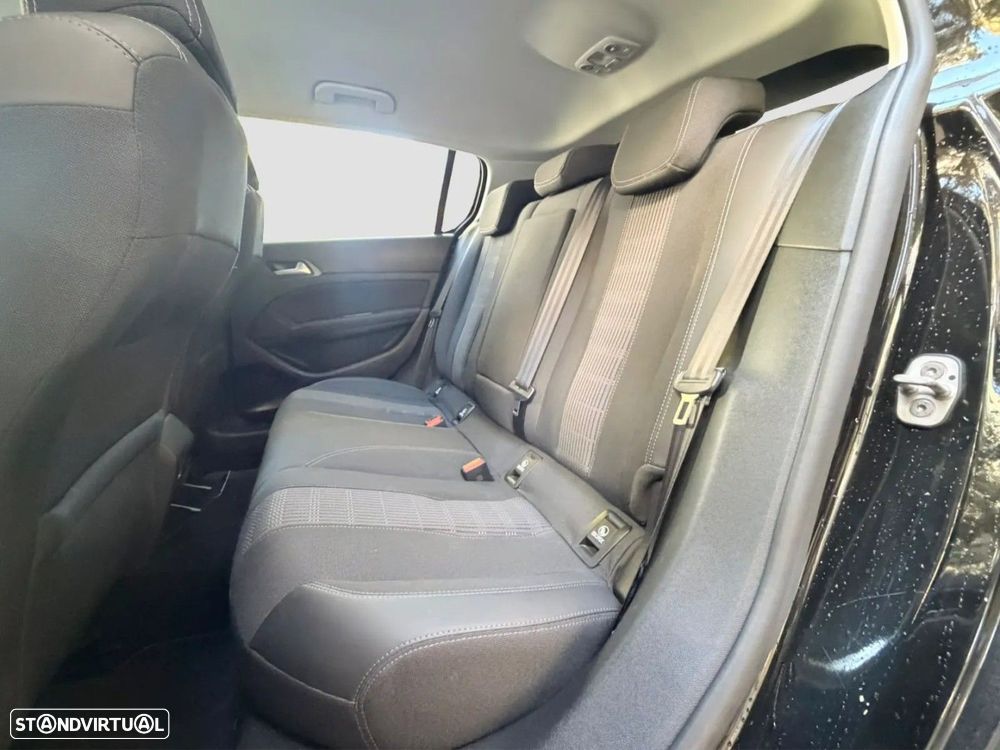 Peugeot 308 1.2 PureTech Allure EAT8 - 12