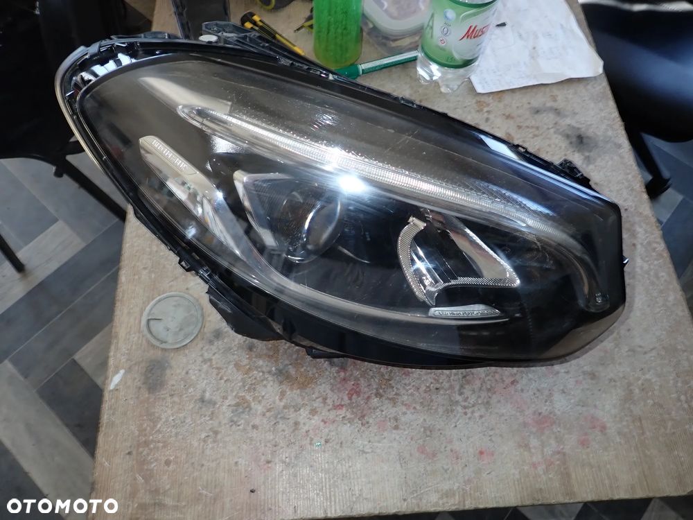 MERCEDES KLASA B W246 LAMPA PRAWY PRZÓD - 1