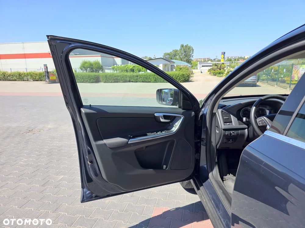 Volvo XC 60 T5 Powershift Momentum - 11