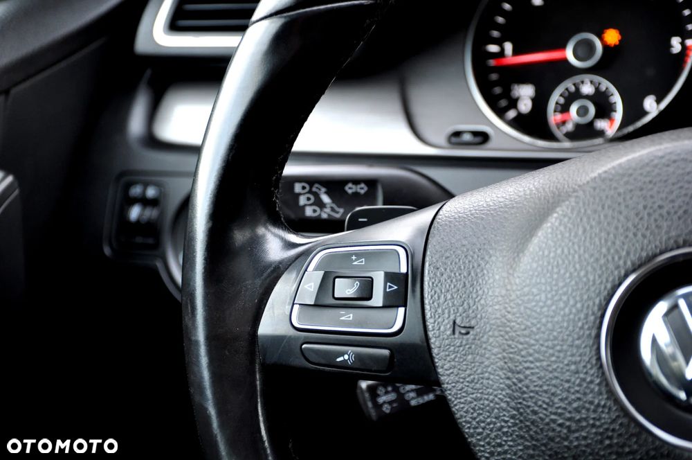 Volkswagen Passat Variant 2.0 Blue TDI DSG SCR Highline - 30