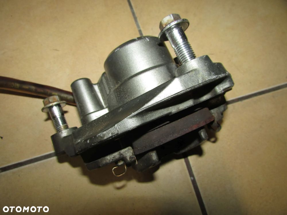 Yamaha XT600 2KF zacisk hamulca przód klocki - 2