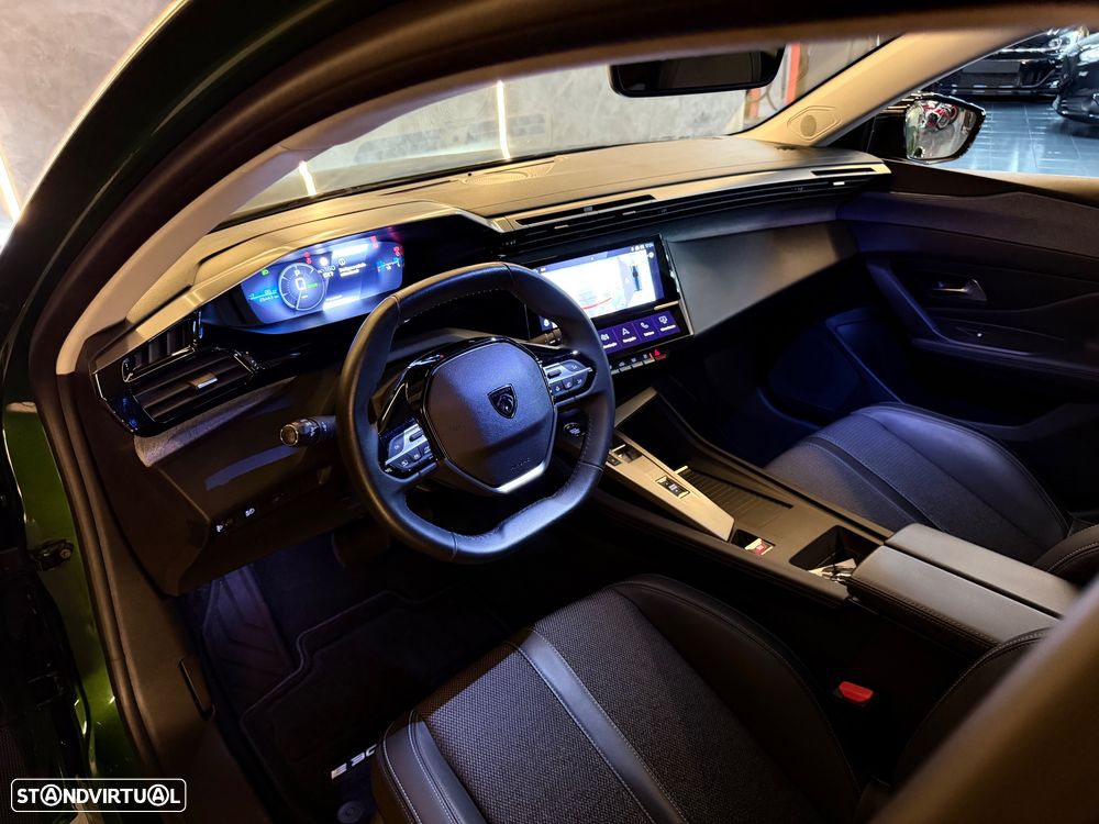 Peugeot e-308 58 kWh Allure - 8