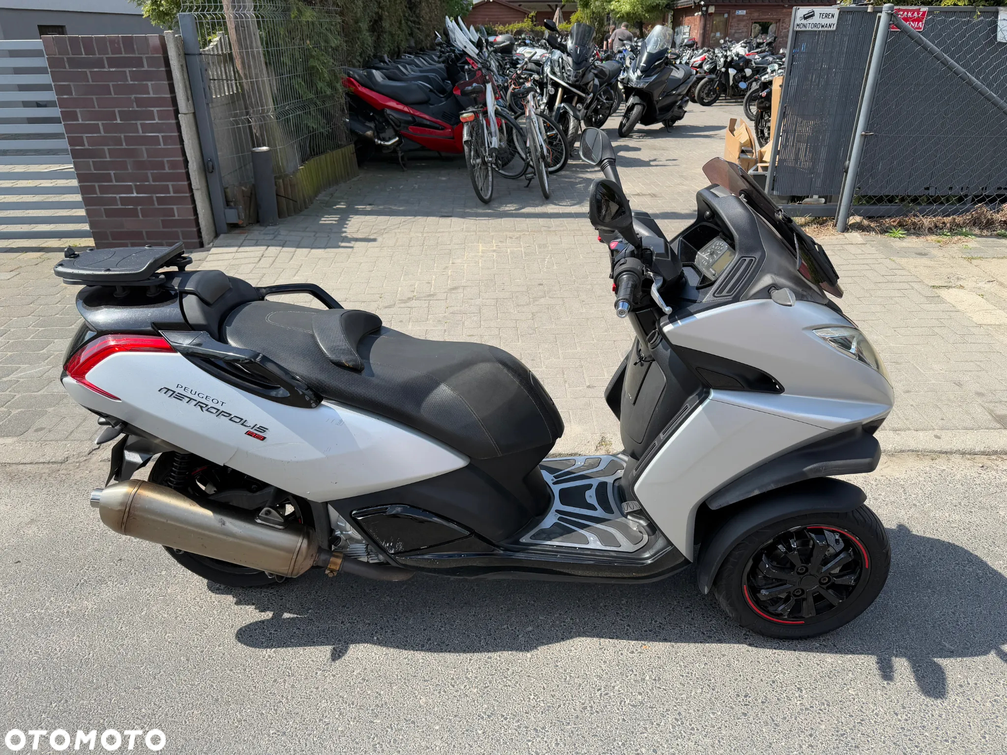 Peugeot Metropolis - 4