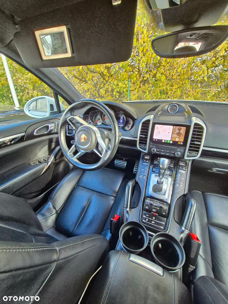 Porsche Cayenne - 16