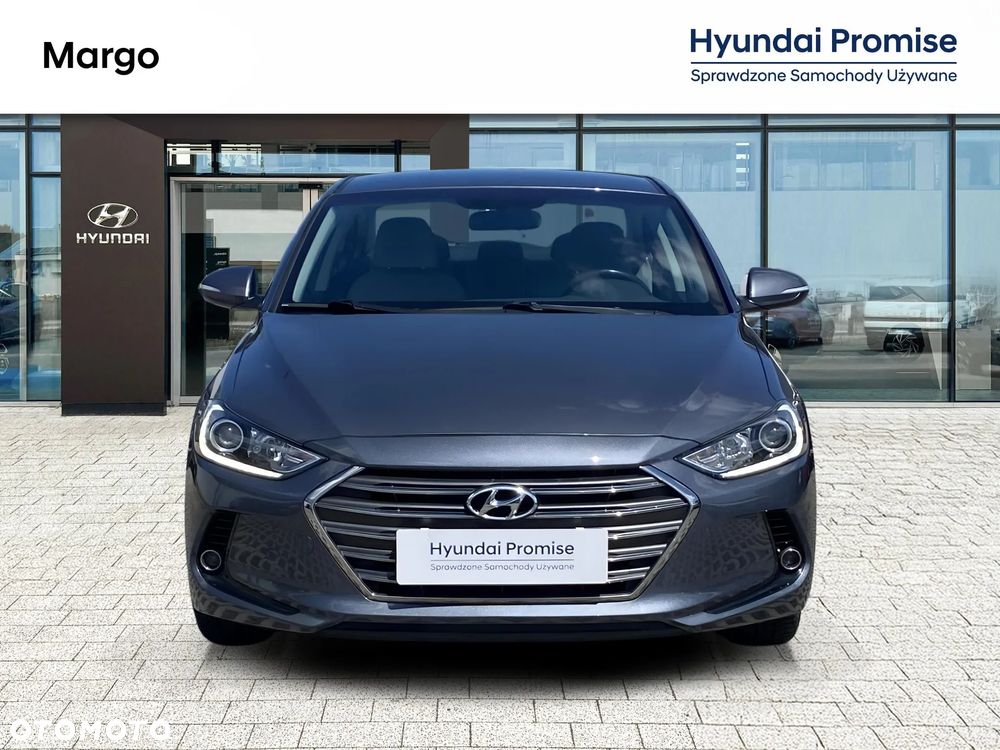 Hyundai Elantra 1.6 Comfort - 12