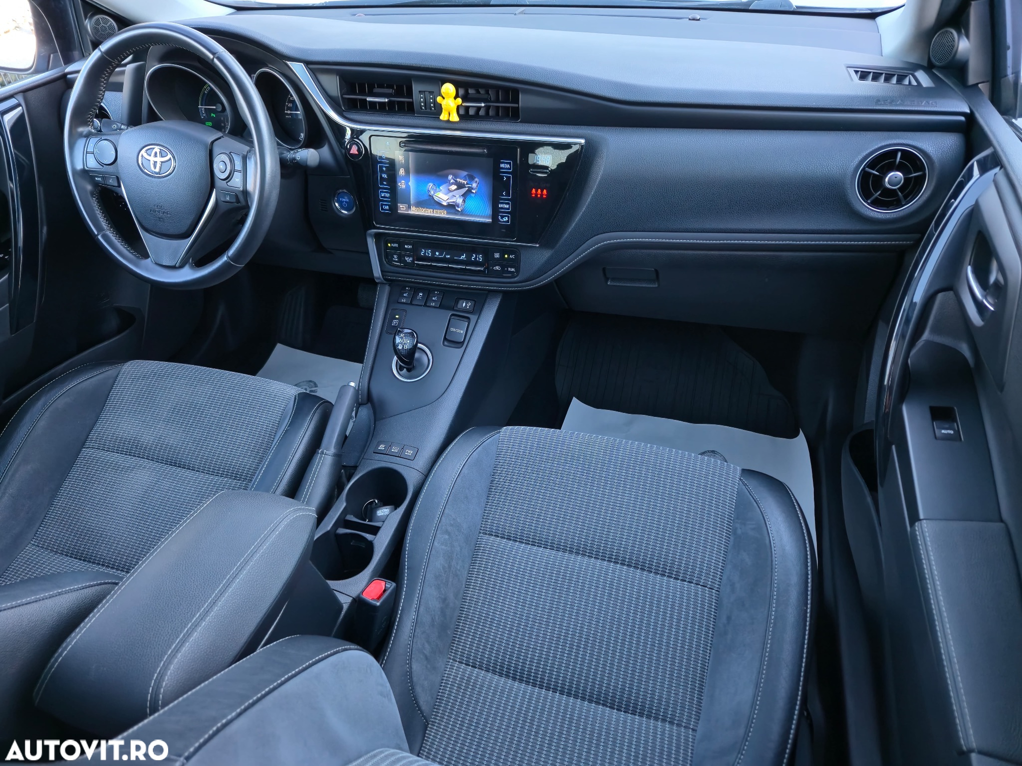 Toyota Auris 1.8 L VVT-i Hybrid Sol + - 7