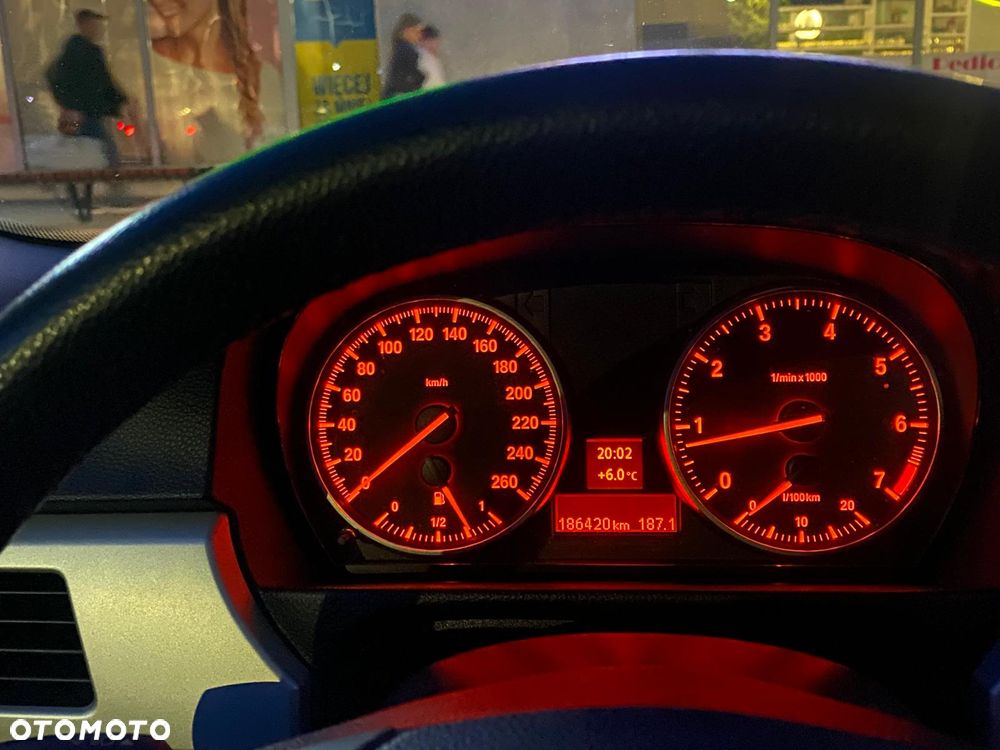 BMW Seria 3 318i - 8