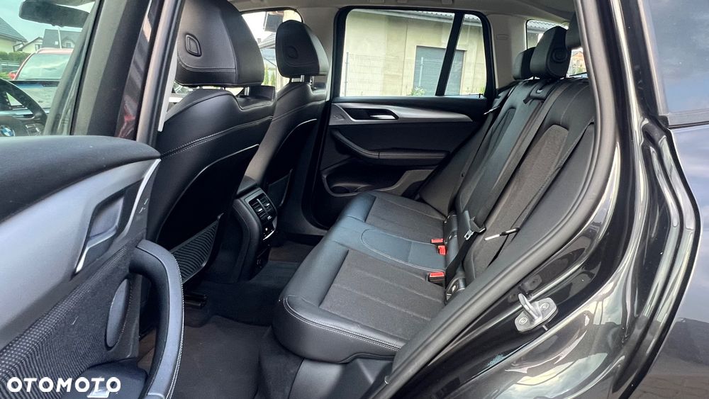 BMW X3 xDrive25d sport - 23