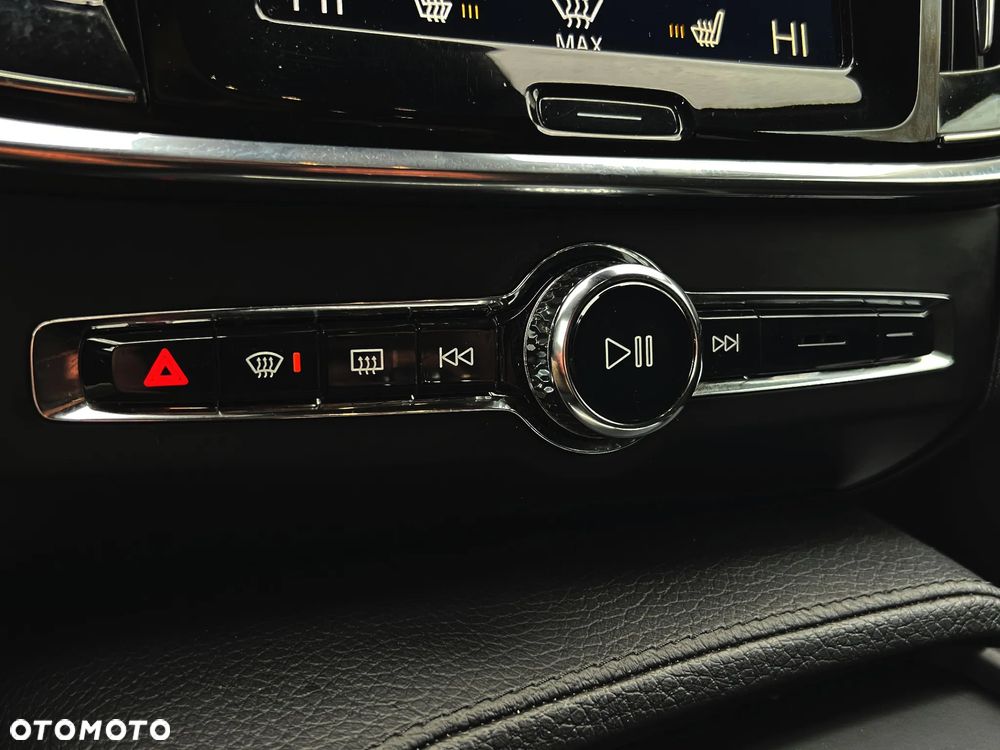 Volvo V90 D4 Momentum Pro - 30
