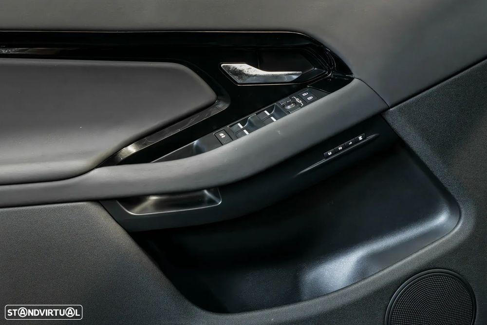 Land Rover Range Rover Evoque - 22