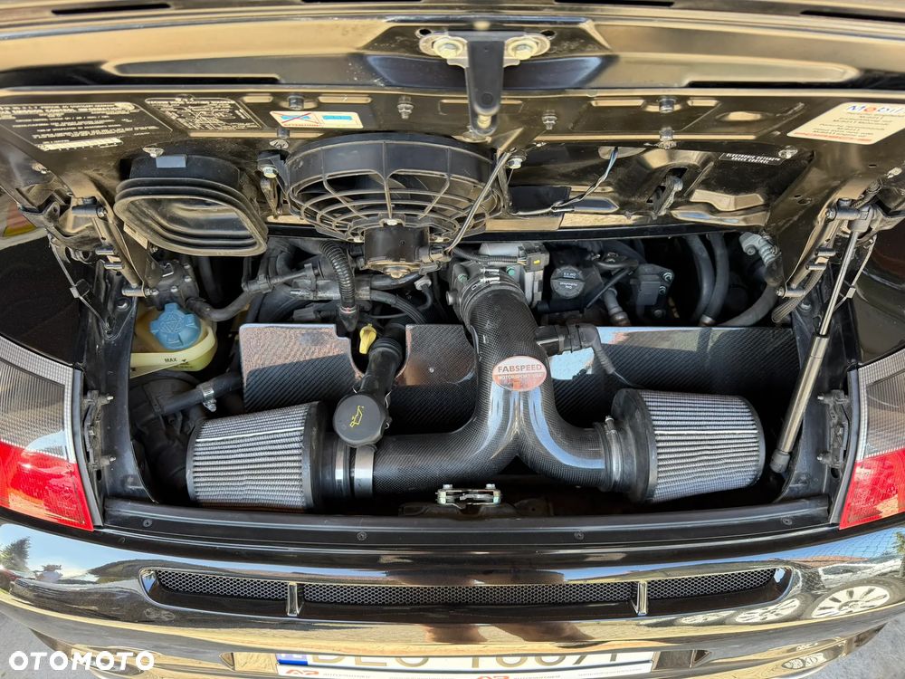 Porsche 911 Carrera - 16