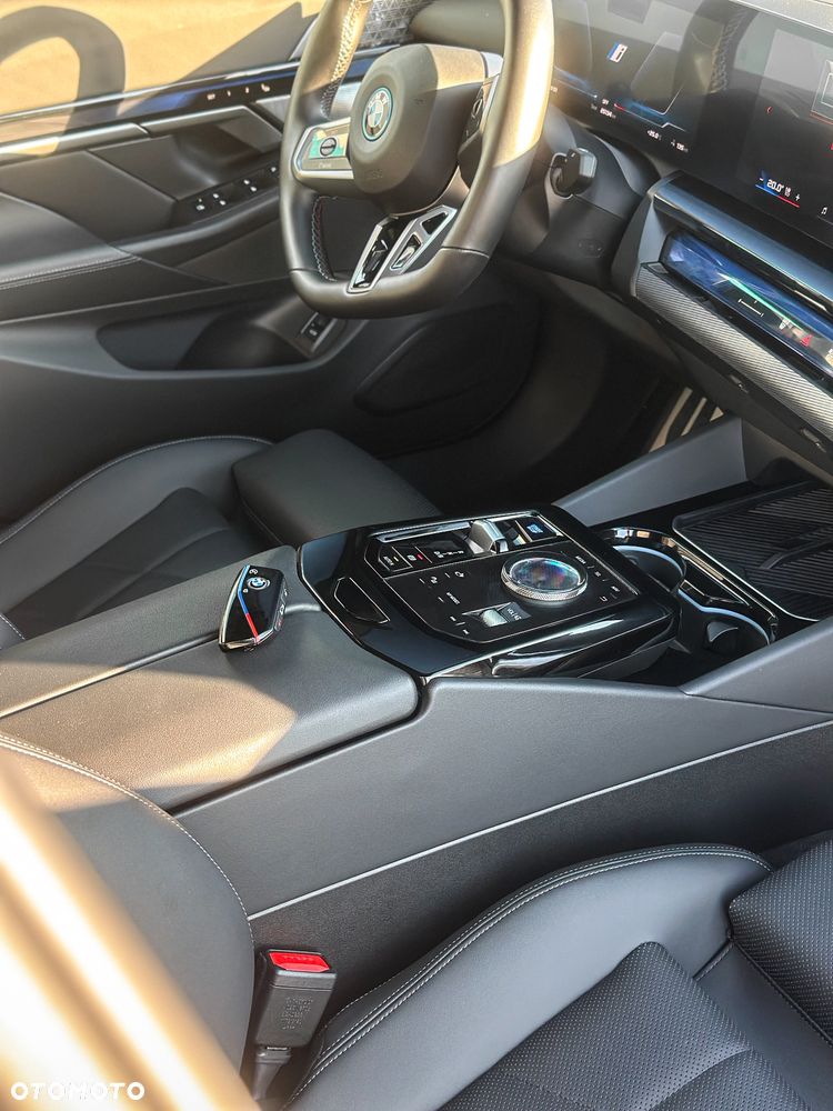 BMW i5 83.9kWh M60 xDrive - 15