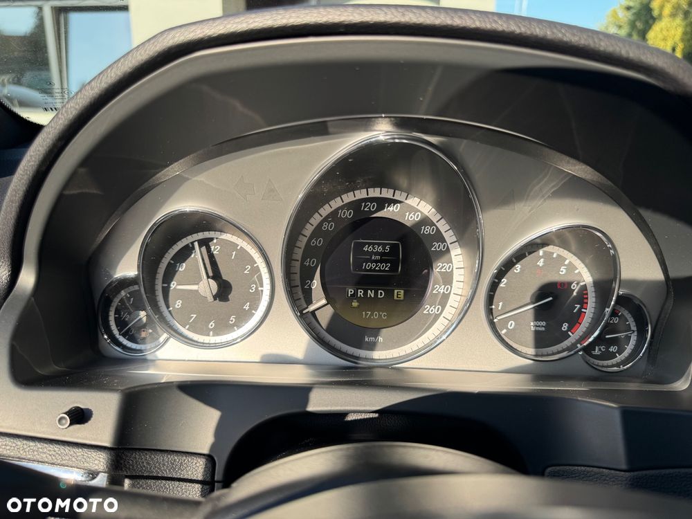 Mercedes-Benz Klasa E - 9