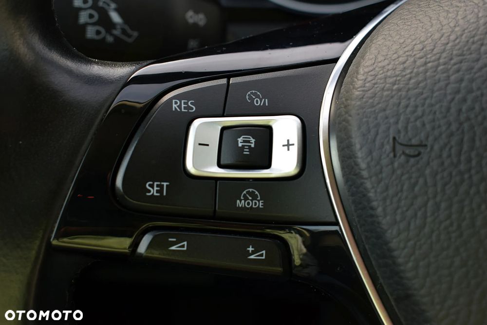Volkswagen Passat Variant 1.8 TSI BMT Highline DSG - 11