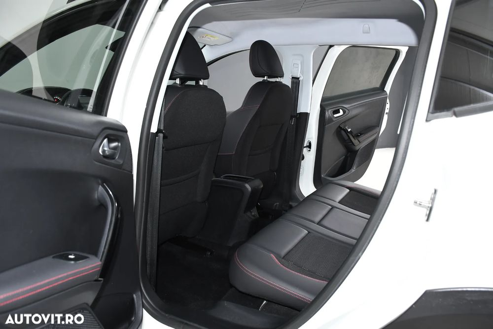 Peugeot 2008 PureTech 110 Stop&Start EAT6 GT-Line Edition - 12