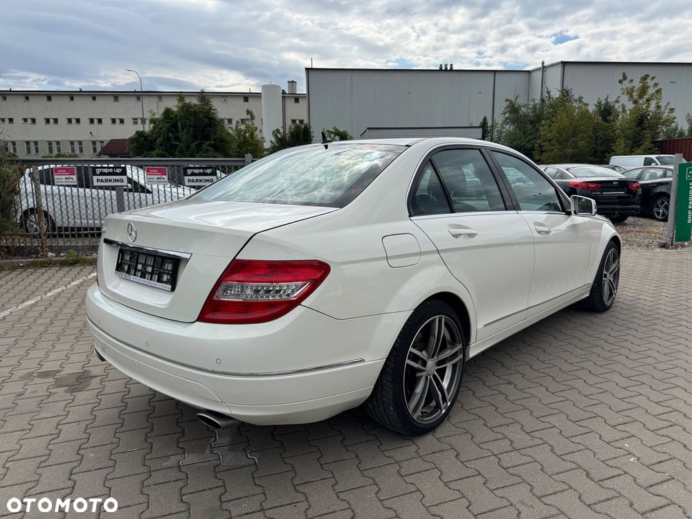 Mercedes-Benz Klasa C 300 T 7G-TRONIC Avantgarde - 14