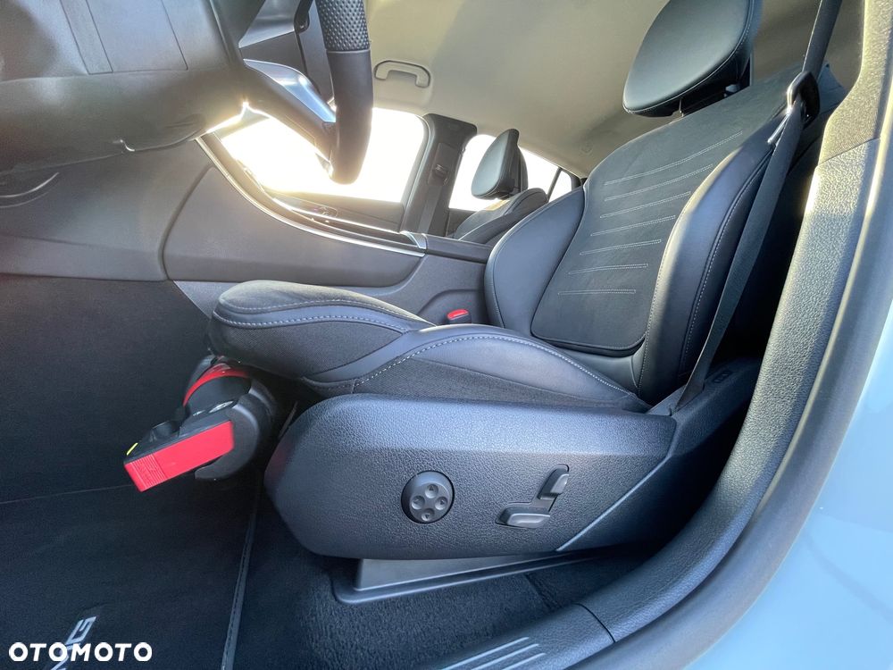 Mercedes-Benz GLC 220 d mHEV 4-Matic AMG Line - 29