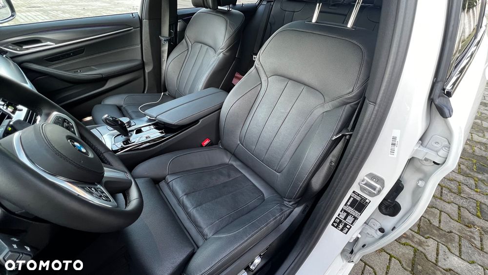 BMW Seria 5 520d xDrive M Sport Edition - 10