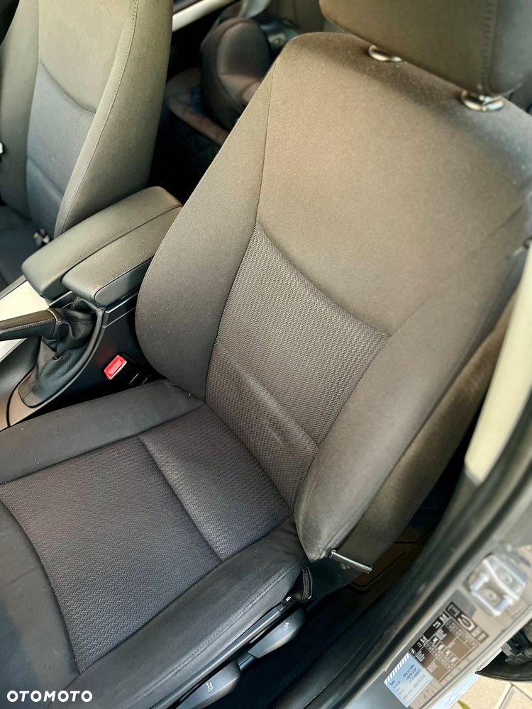 BMW Seria 3 318d DPF Edition Exclusive - 16