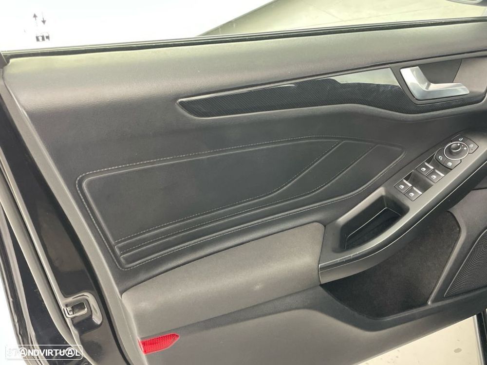 Ford Focus 1.0 EcoBoost MHEV ST-Line - 16