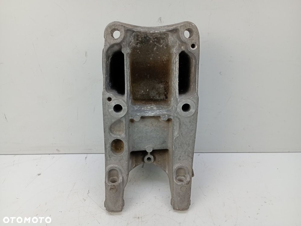 łapa wspornik podpora półosi mercedes W176 W246 A2702230138 - 4