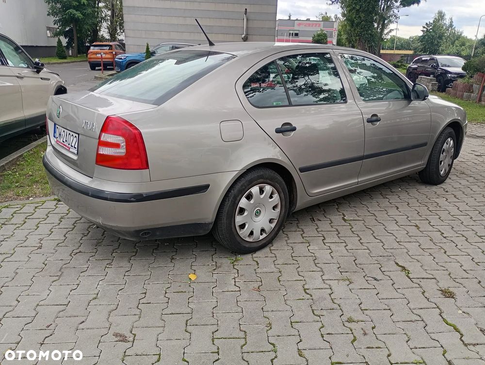 Skoda Octavia 1.6 Active - 3