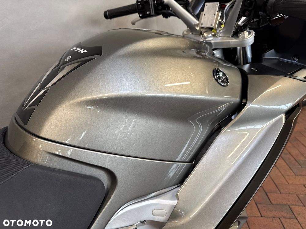 Yamaha FJR - 15