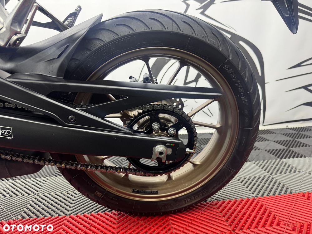 Honda CB - 16