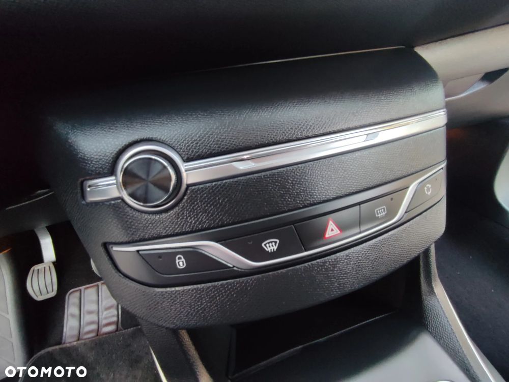 Peugeot 308 PureTech 130 GPF Stop & Start Allure Business-Paket - 36