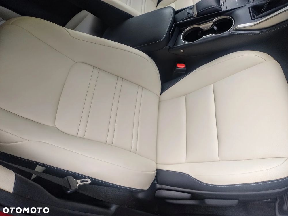 Lexus NX 300h F Impression AWD - 31