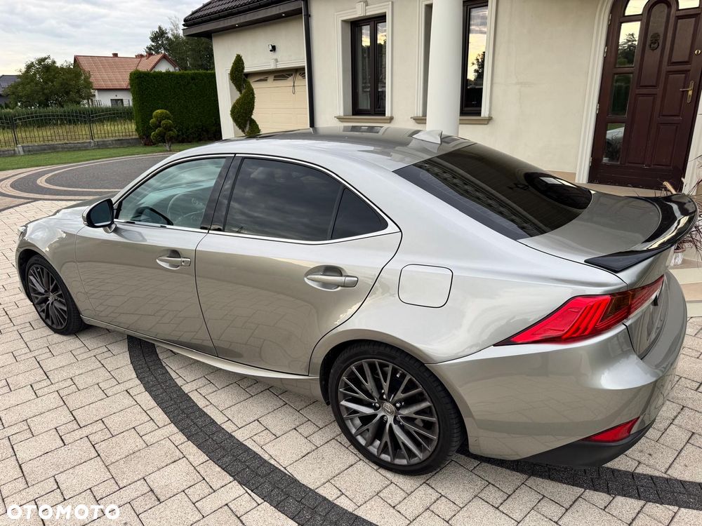 Lexus IS - 20