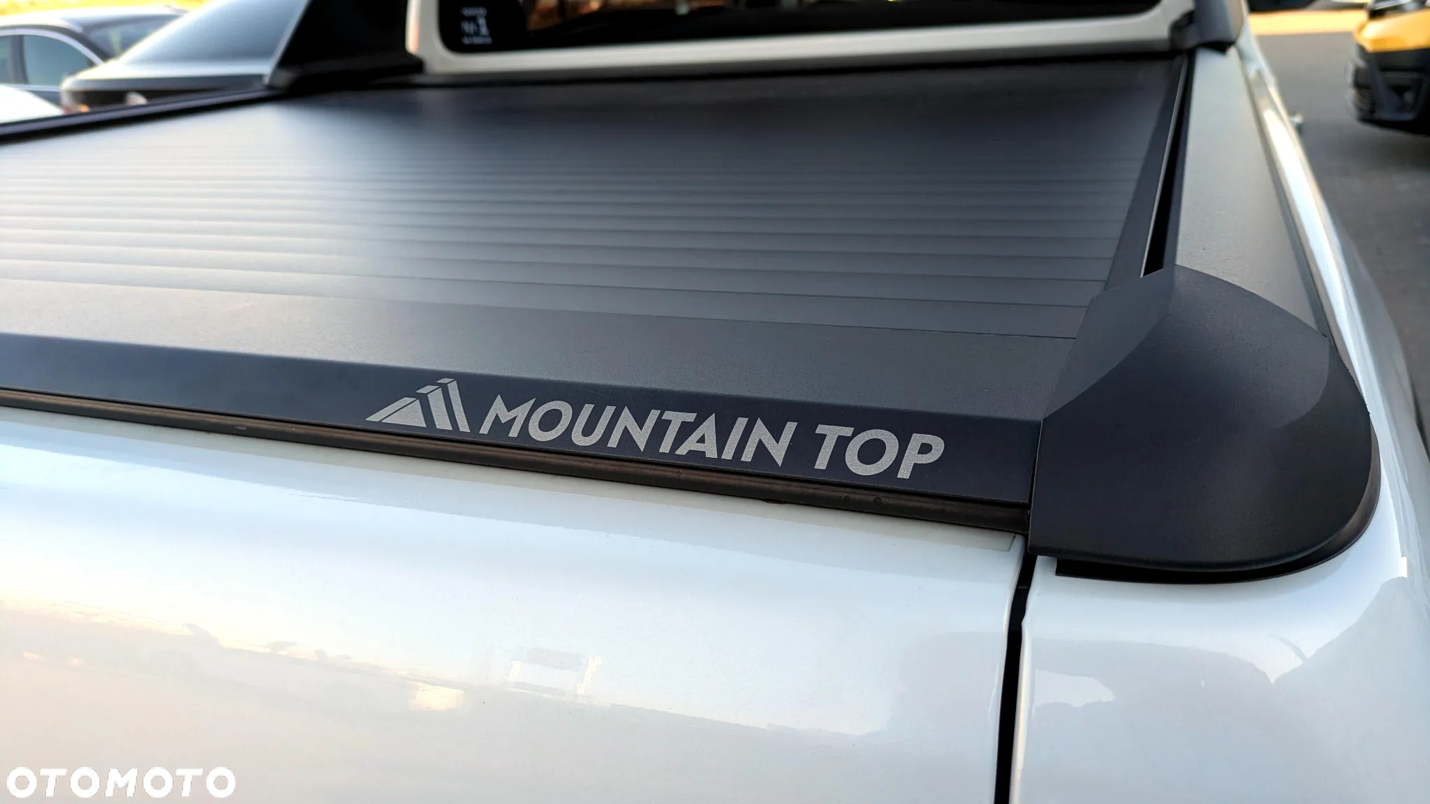 Toyota Hilux 2.8 D-4D Double Cab GR Sport 4x4 - 11