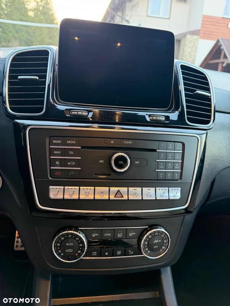Mercedes-Benz GLS 350 d 4-Matic - 12