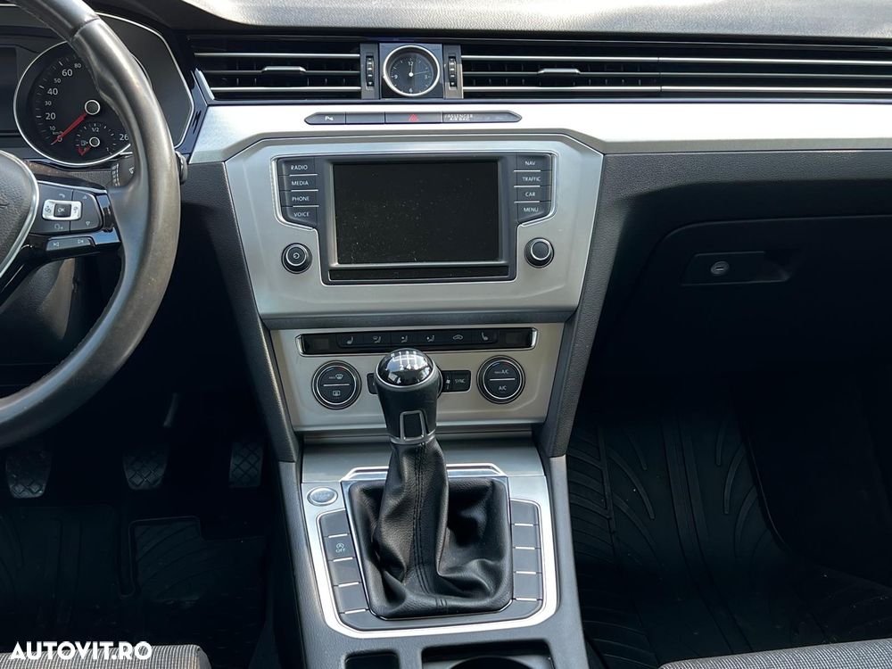 Volkswagen Passat 1.6 TDI (BlueMotion Technology) Comfortline - 18