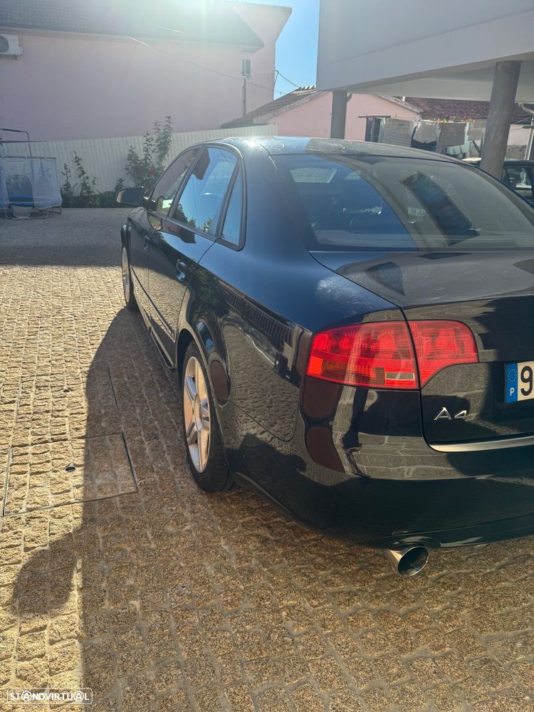 Audi A4 2.0 TDI S-line - 4