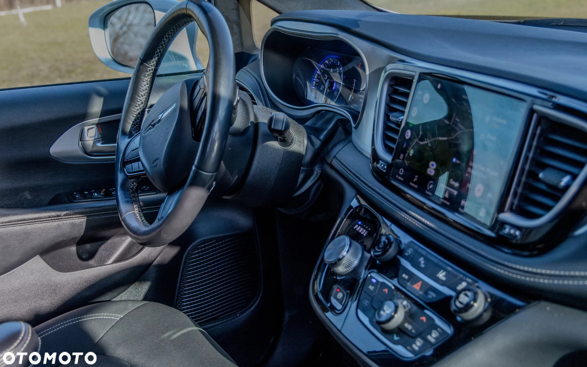 Chrysler Pacifica - 10